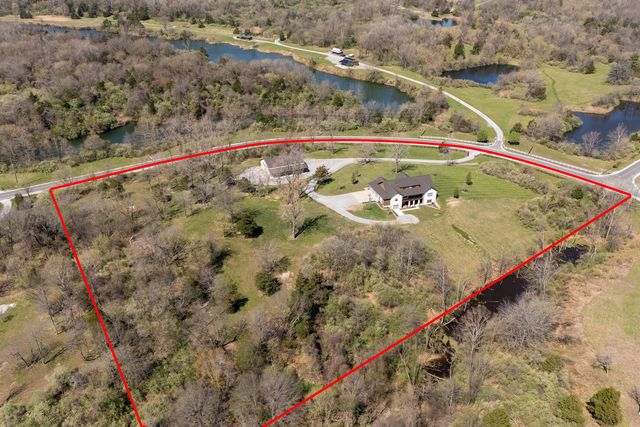 9909 Decatur Road, Marion, IL 62959