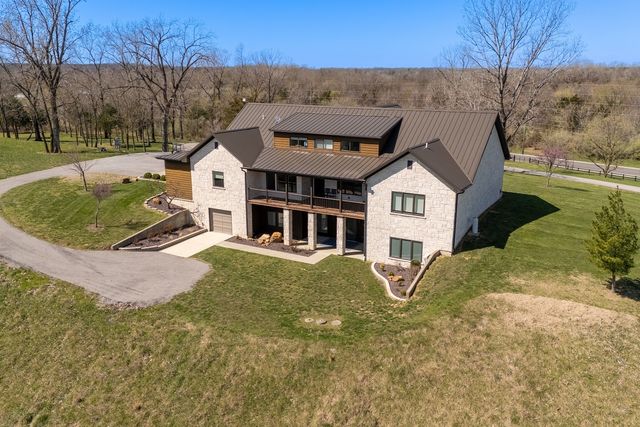 9909 Decatur Road, Marion, IL 62959