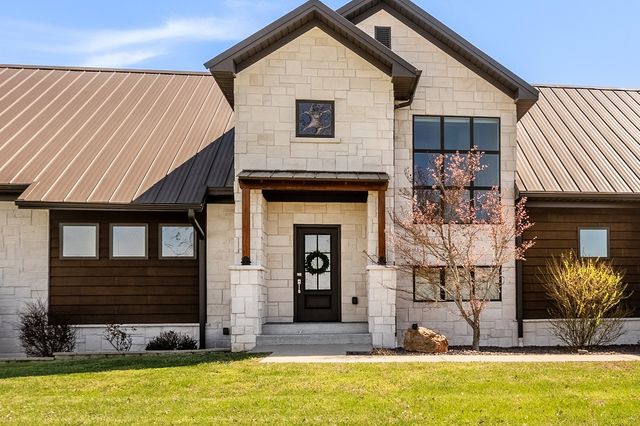 9909 Decatur Road, Marion, IL 62959