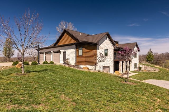 9909 Decatur Road, Marion, IL 62959