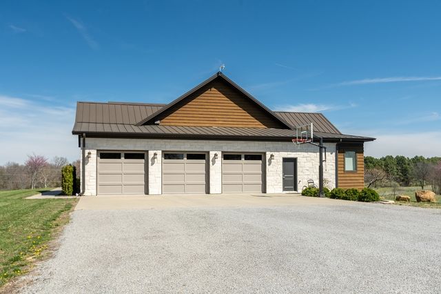 9909 Decatur Road, Marion, IL 62959