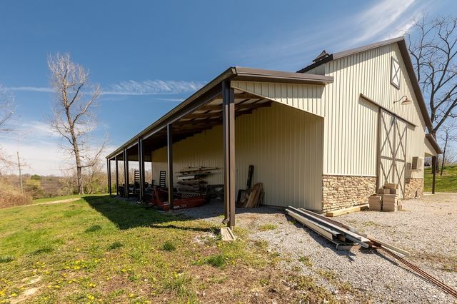 9909 Decatur Road, Marion, IL 62959