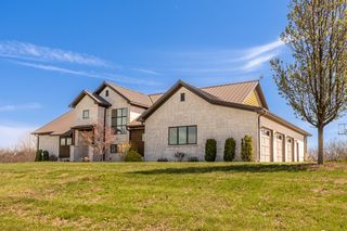 9909 Decatur Road, Marion, IL 62959