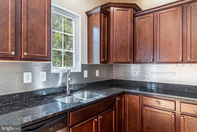 7427 WILLOW VIEW LN, Glen Burnie, MD 21060