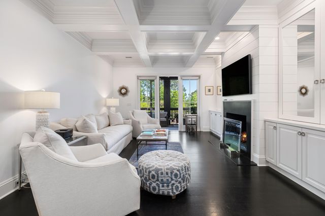 250 Island Park Drive 202, Charleston, SC 29492