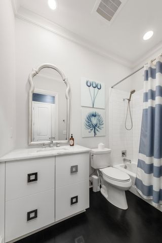 250 Island Park Drive 202, Charleston, SC 29492