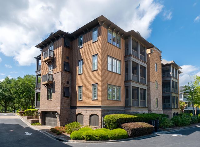 250 Island Park Drive 202, Charleston, SC 29492