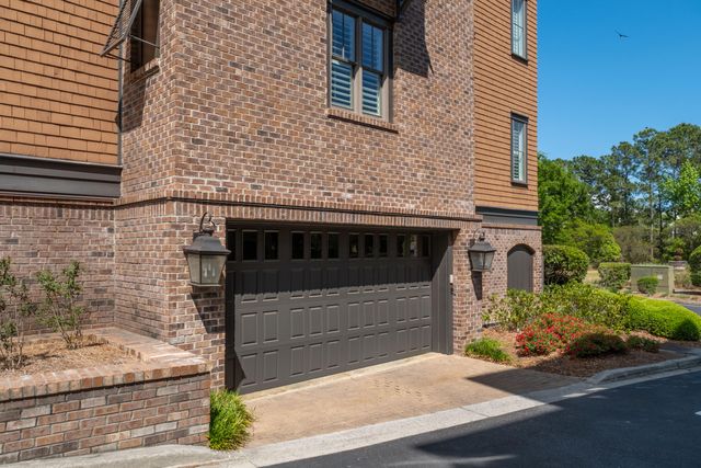 250 Island Park Drive 202, Charleston, SC 29492