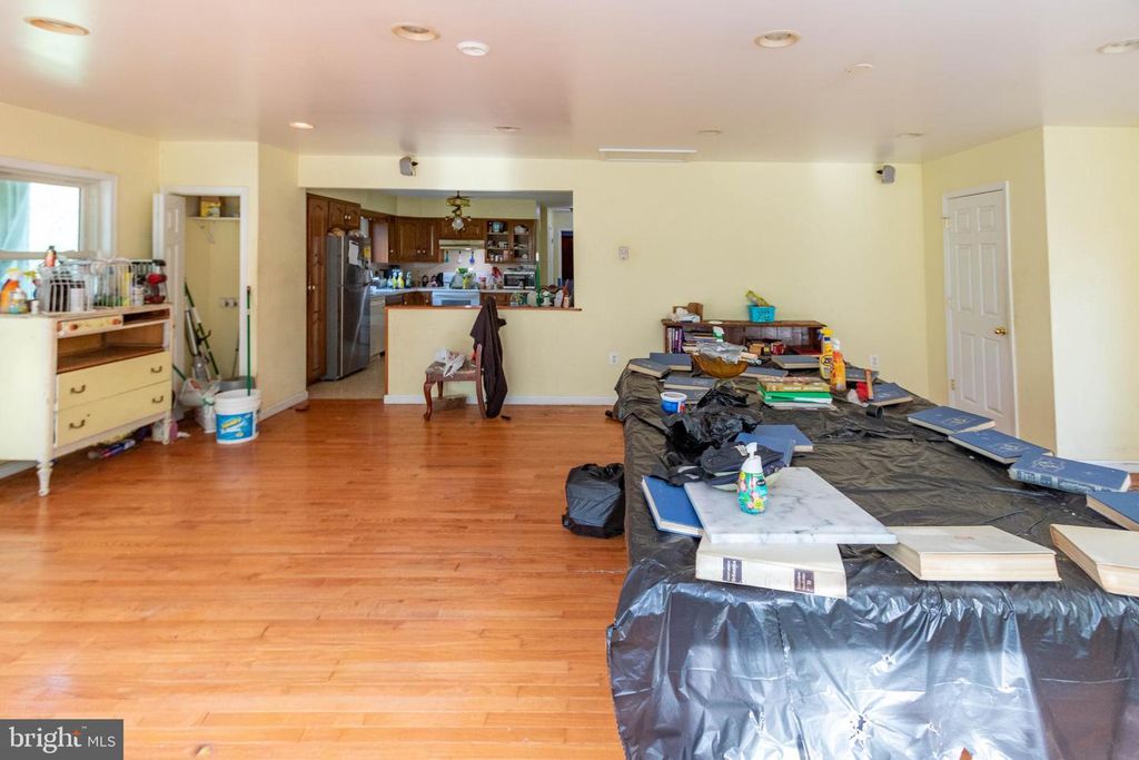 Image 11 of property listing at 1204 DICUS MILL RD, Millersville, MD 21108