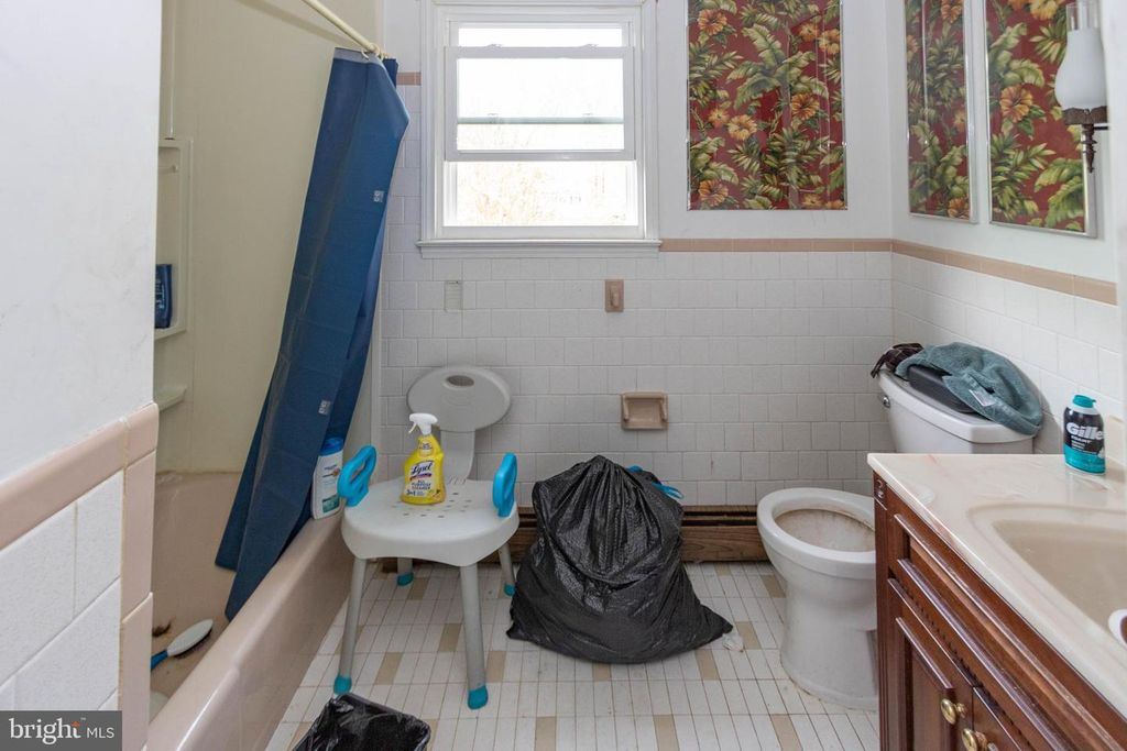 Image 14 of property listing at 1204 DICUS MILL RD, Millersville, MD 21108