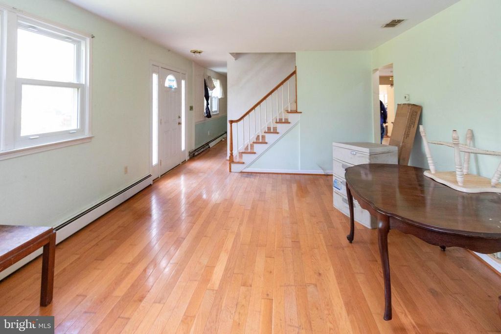 Image 2 of property listing at 1204 DICUS MILL RD, Millersville, MD 21108