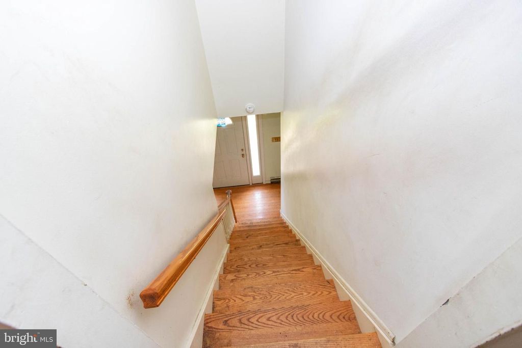 Image 24 of property listing at 1204 DICUS MILL RD, Millersville, MD 21108