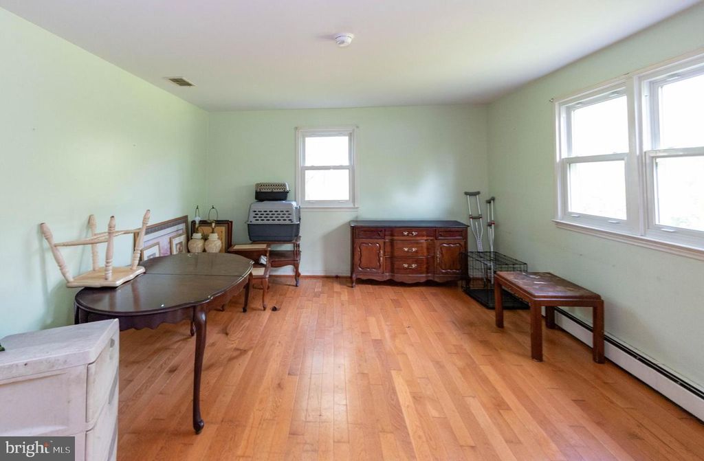 Image 3 of property listing at 1204 DICUS MILL RD, Millersville, MD 21108