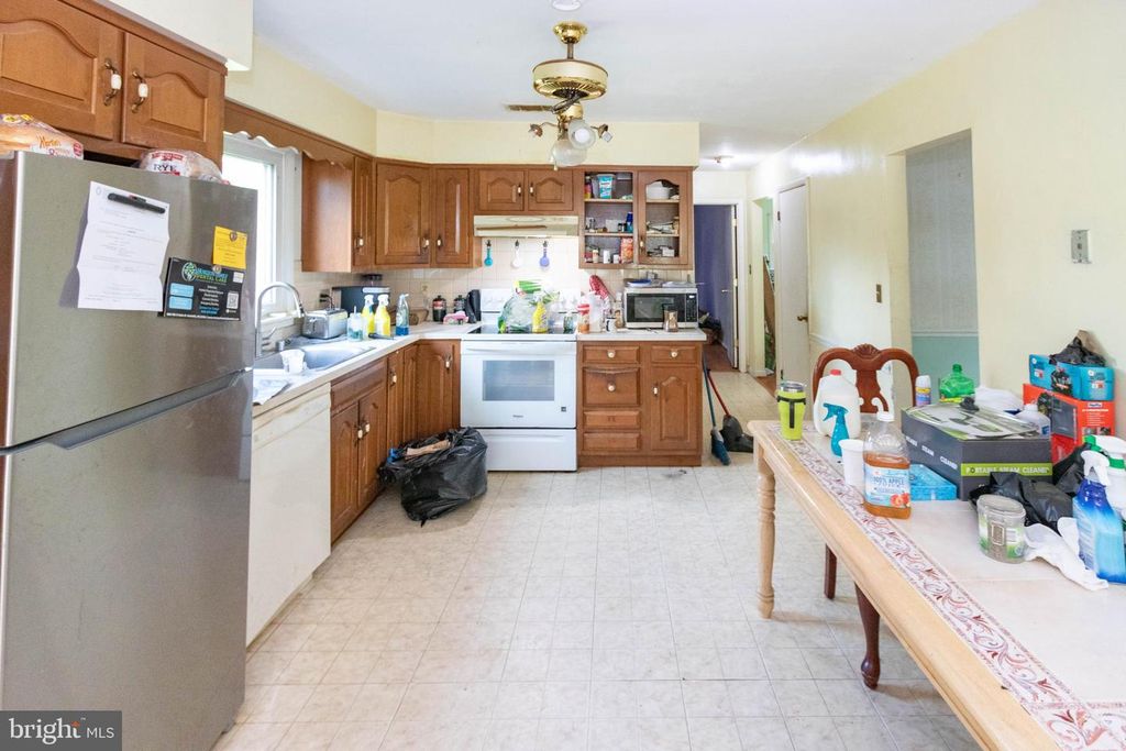 Image 4 of property listing at 1204 DICUS MILL RD, Millersville, MD 21108