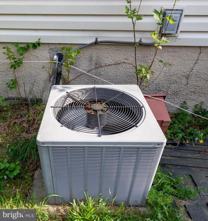 Image 44 of property listing at 1204 DICUS MILL RD, Millersville, MD 21108