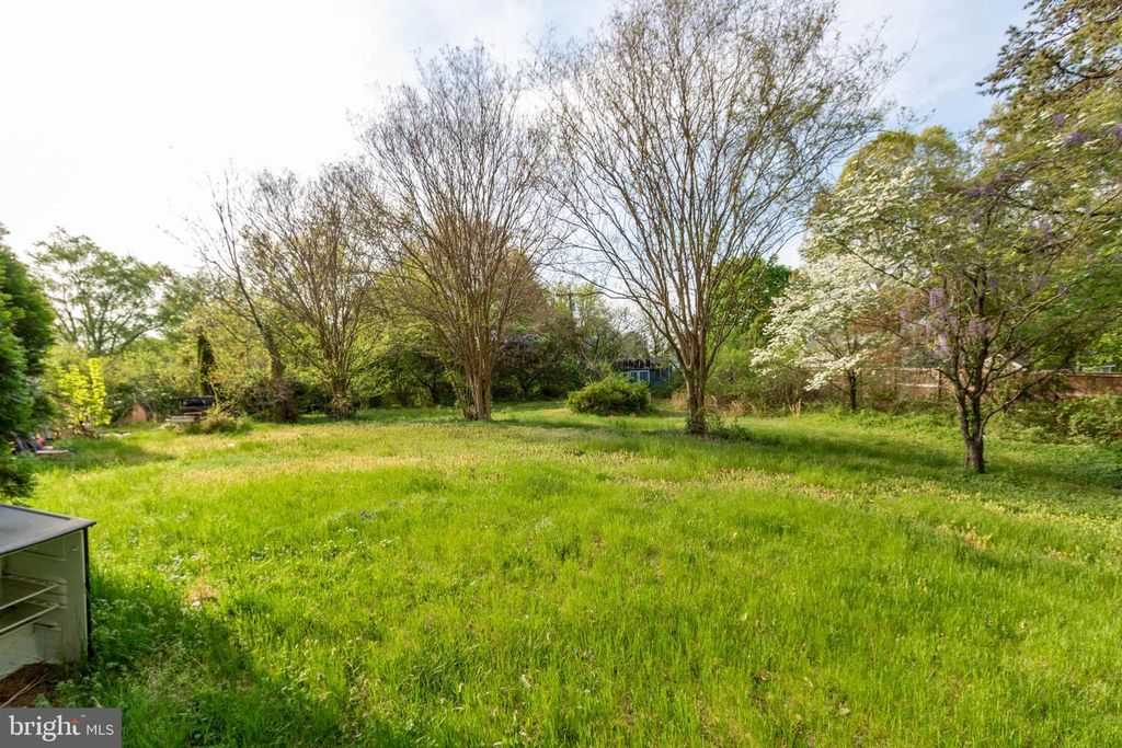 Image 50 of property listing at 1204 DICUS MILL RD, Millersville, MD 21108