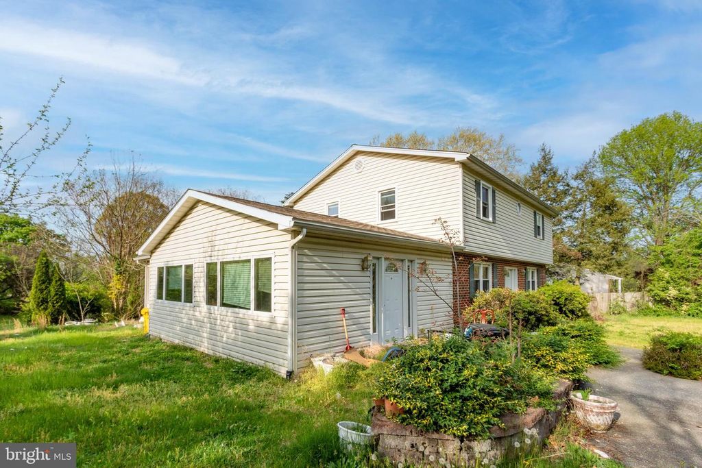 Image 53 of property listing at 1204 DICUS MILL RD, Millersville, MD 21108