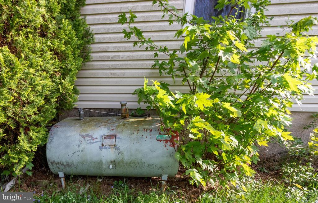 Image 55 of property listing at 1204 DICUS MILL RD, Millersville, MD 21108