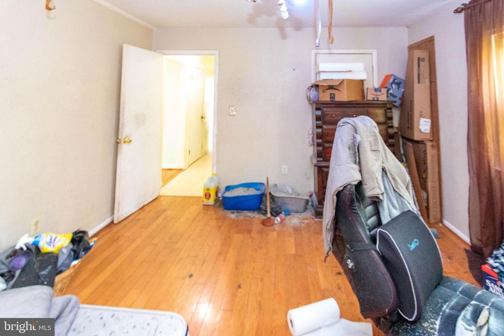 Image 7 of property listing at 1204 DICUS MILL RD, Millersville, MD 21108