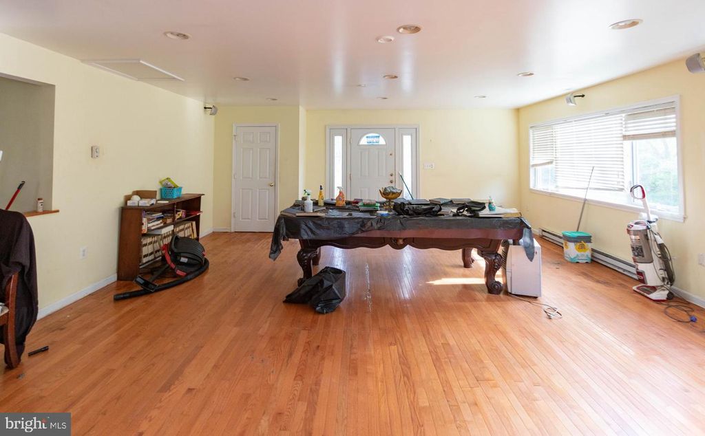 Image 9 of property listing at 1204 DICUS MILL RD, Millersville, MD 21108