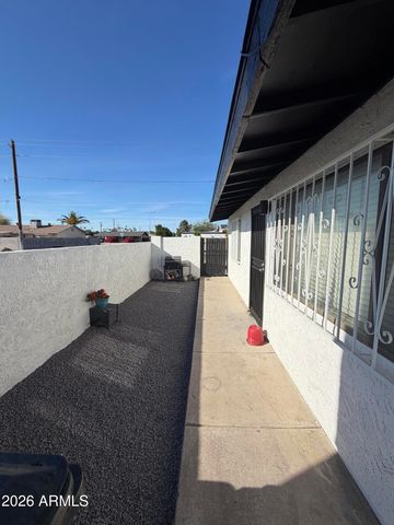 82 W SOUTHERN Avenue, Mesa, AZ 85210