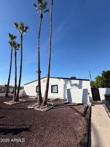 82 W SOUTHERN Avenue, Mesa, AZ 85210