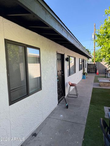 82 W SOUTHERN Avenue, Mesa, AZ 85210