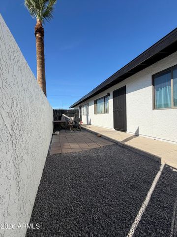 82 W SOUTHERN Avenue, Mesa, AZ 85210