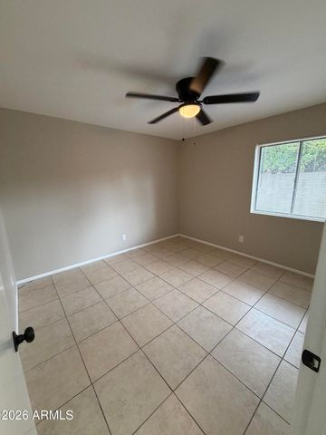 82 W SOUTHERN Avenue, Mesa, AZ 85210