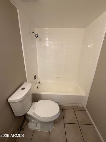 82 W SOUTHERN Avenue, Mesa, AZ 85210