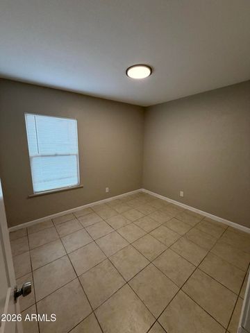 82 W SOUTHERN Avenue, Mesa, AZ 85210