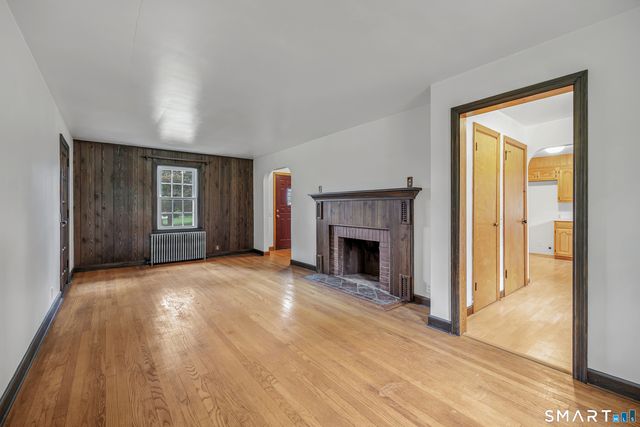 22 Tomlinson Road, Seymour, CT 06483
