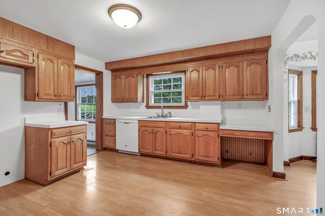 22 Tomlinson Road, Seymour, CT 06483