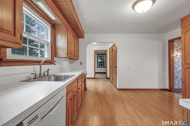 22 Tomlinson Road, Seymour, CT 06483