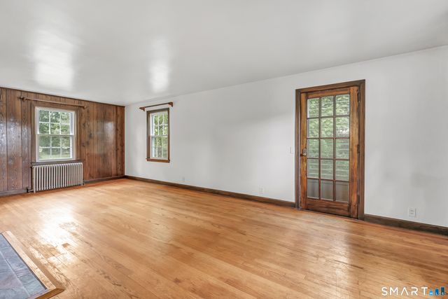 22 Tomlinson Road, Seymour, CT 06483