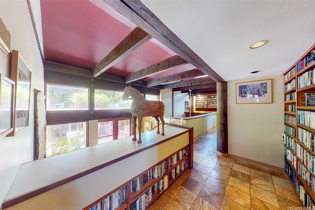 440 Maono Loop, Honolulu, HI 96821