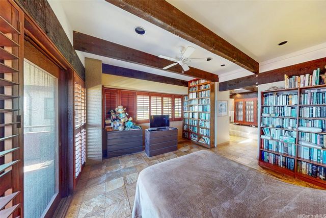 440 Maono Loop, Honolulu, HI 96821