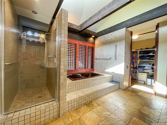 440 Maono Loop, Honolulu, HI 96821