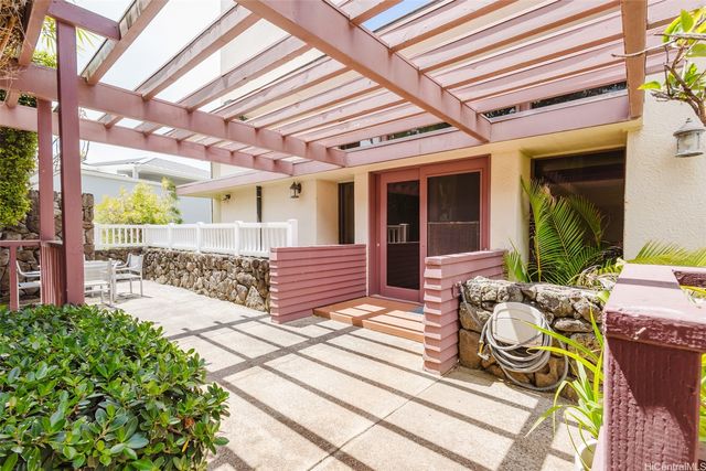 440 Maono Loop, Honolulu, HI 96821