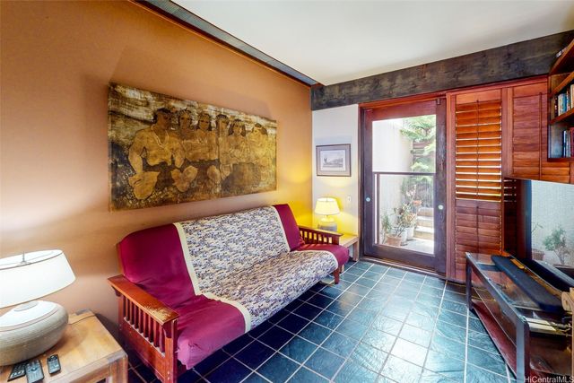 440 Maono Loop, Honolulu, HI 96821