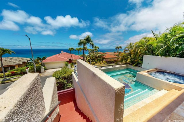 440 Maono Loop, Honolulu, HI 96821