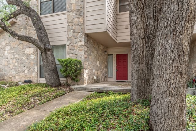 829 W Bitters Rd Apt 401, San Antonio, TX 78216