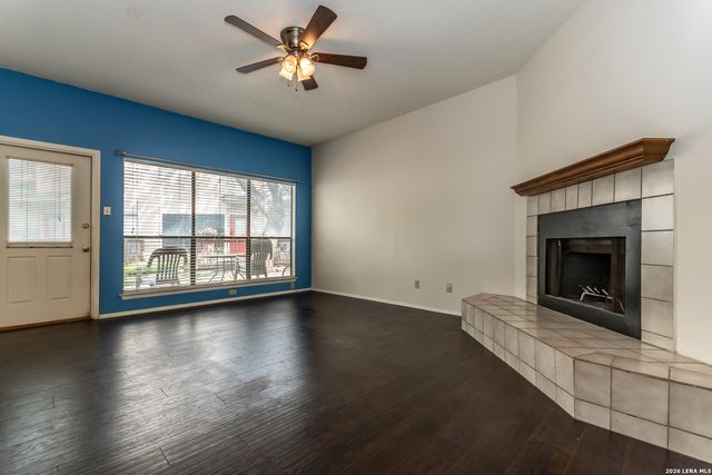 829 W Bitters Rd Apt 401, San Antonio, TX 78216