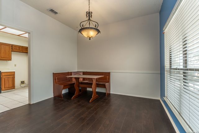 829 W Bitters Rd Apt 401, San Antonio, TX 78216
