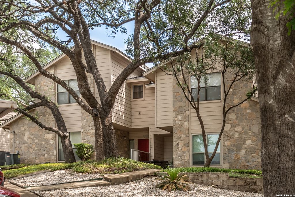 829 W Bitters Rd Apt 401, San Antonio, TX 78216
