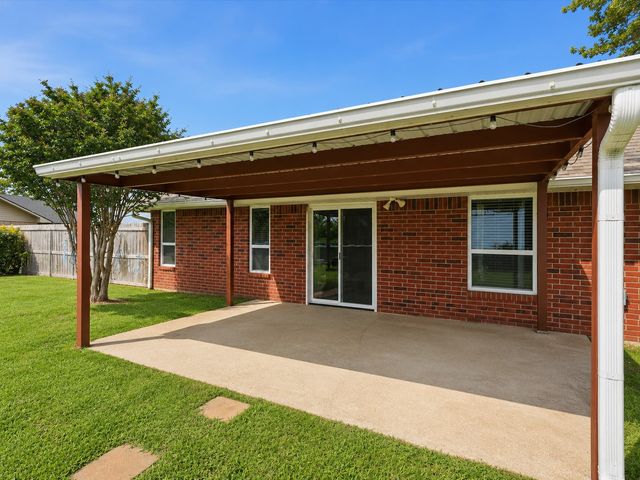 636 E Eubank Street, Mabank, TX 75147