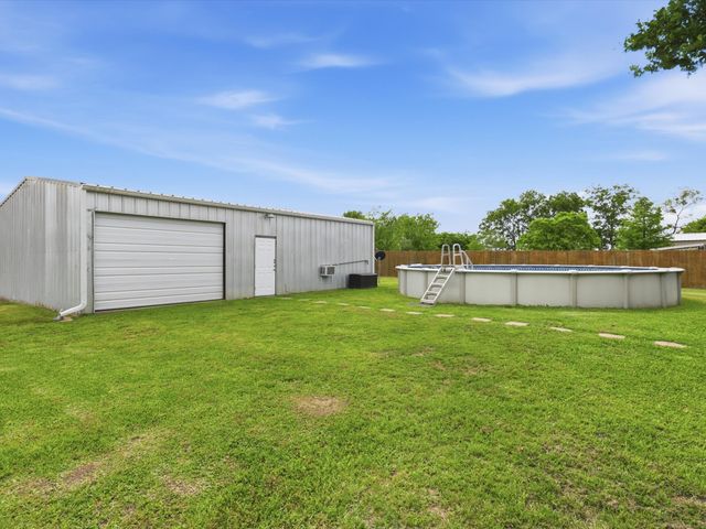 636 E Eubank Street, Mabank, TX 75147