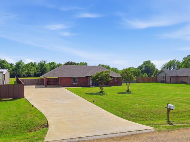 636 E Eubank Street, Mabank, TX 75147