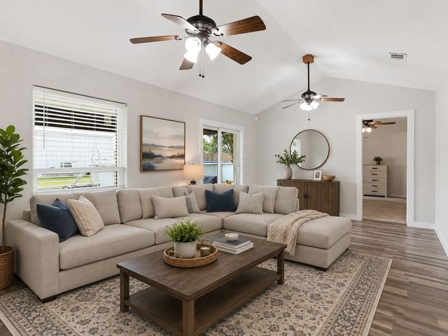 636 E Eubank Street, Mabank, TX 75147