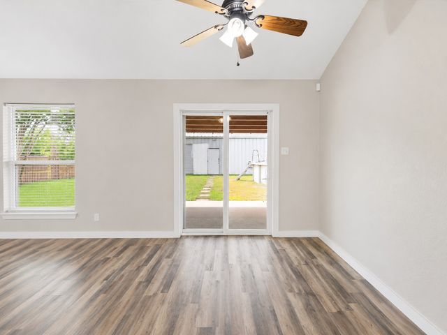 636 E Eubank Street, Mabank, TX 75147